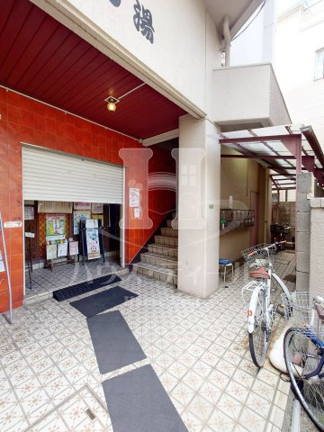 【エントランス】 | 千代のビル | 落ち着いたエントランスです