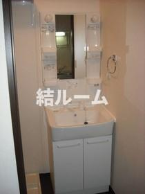 板橋区前野町６丁目のアパートの洗面所