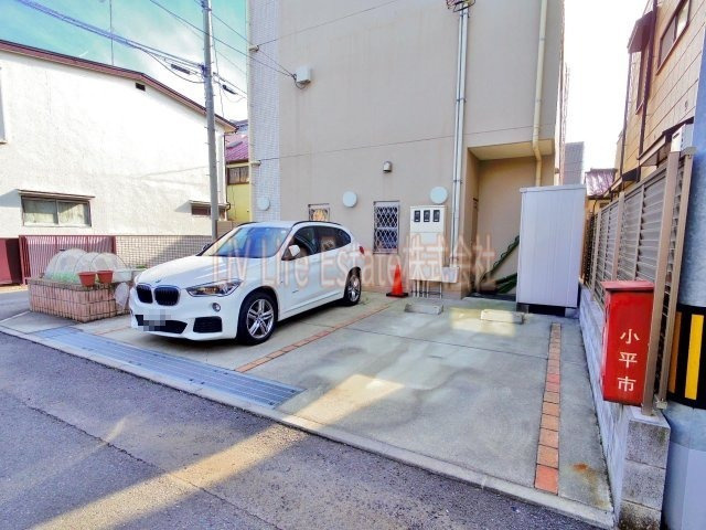 ヴェルメイユの駐車場