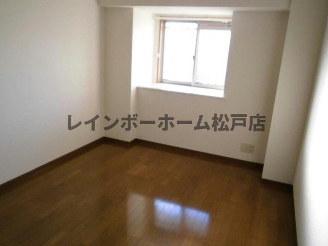 柏市あけぼの３丁目の賃貸マンションの居間・リビング|リビングです