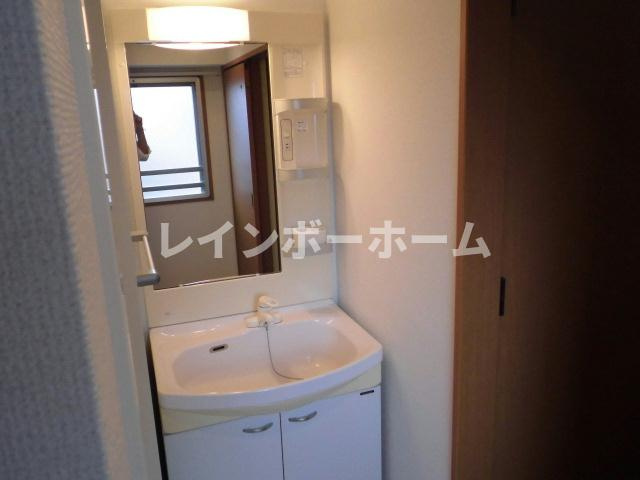柏市あけぼの３丁目の賃貸マンションの洗面所|忙しい朝には欠かせない洗面所です