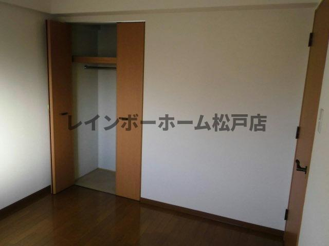 柏市あけぼの３丁目の賃貸マンションの収納