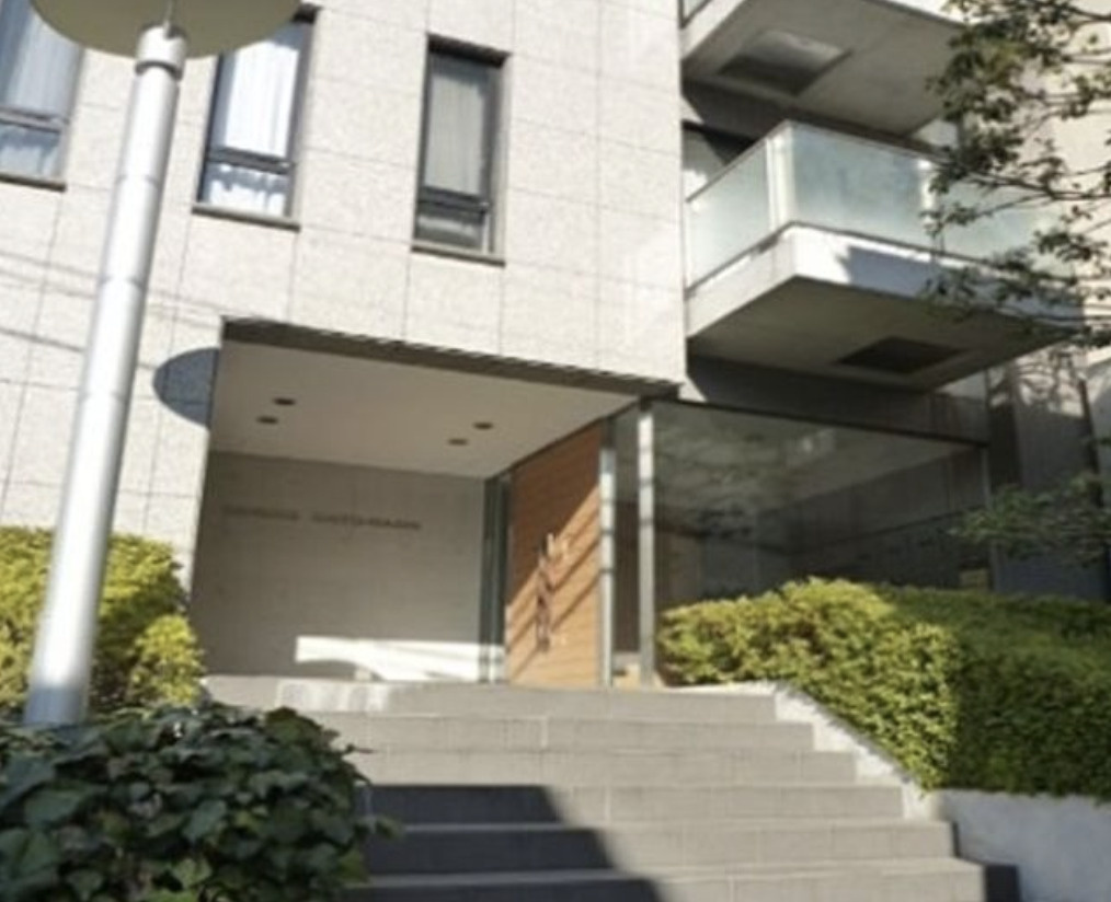 エスパシオ内藤町のエントランス