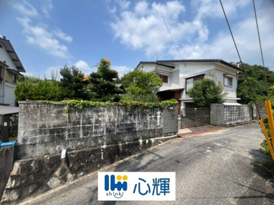 【前面道路含む現地写真】 | 宇部市大字際波（緑ヶ丘団地）中古住宅／7DK・2階建