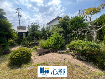 【庭】 | 宇部市大字際波（緑ヶ丘団地）中古住宅／7DK・2階建