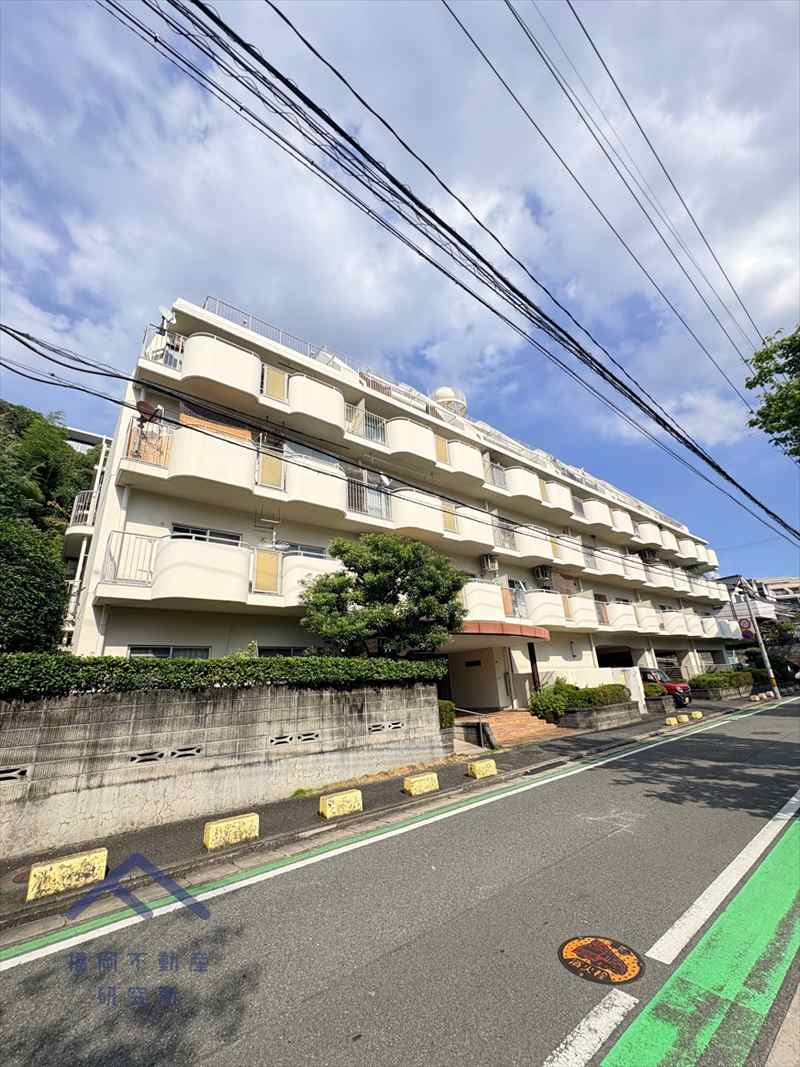 ファミール輝国の外観