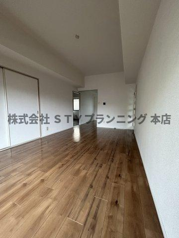 仲介手数料０円！カーサ本山の居間・リビング