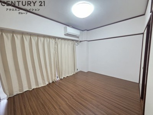 ヴィラ東伊丹の洋室