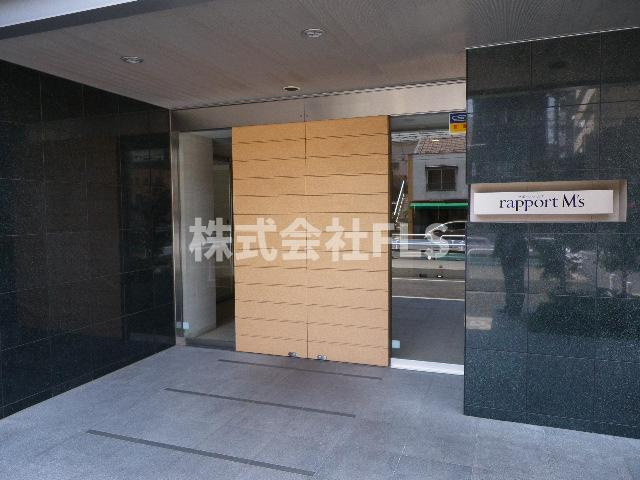 北区赤羽西１丁目の賃貸マンションのエントランス