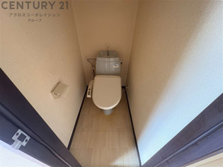 温水洗浄便座付きのトイレです♪