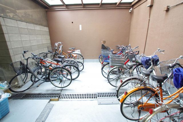 メゾン北梅田　仲介手数料無料の駐車場
