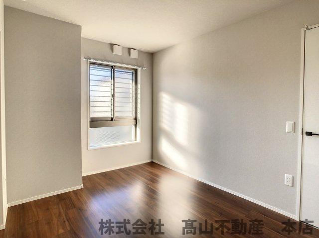 宗像市東郷５丁目の賃貸マンションの居間・リビング