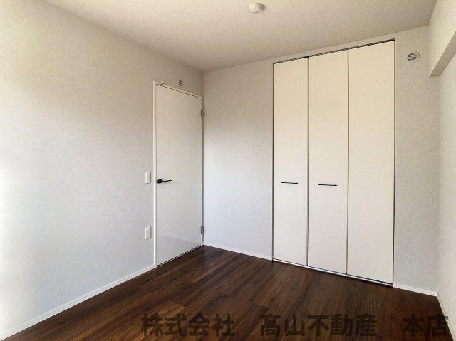宗像市東郷５丁目の賃貸マンションの居間・リビング