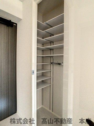 宗像市東郷５丁目の賃貸マンションの収納