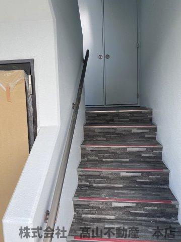 宗像市東郷５丁目の賃貸マンションの玄関