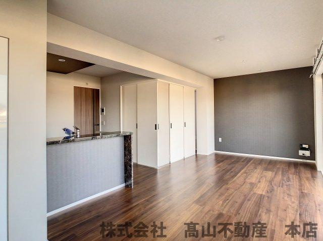 宗像市東郷５丁目の賃貸マンションの居間・リビング