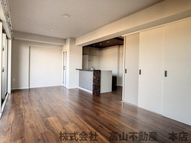 宗像市東郷５丁目の賃貸マンションの居間・リビング
