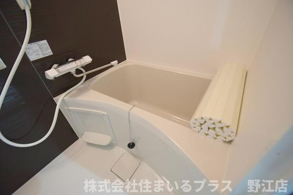 ラージヒル鶴見緑地の浴室