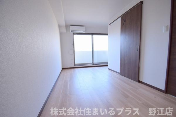 ラージヒル鶴見緑地の居間・リビング