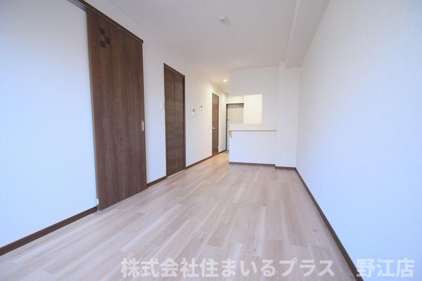 ラージヒル鶴見緑地の居間・リビング