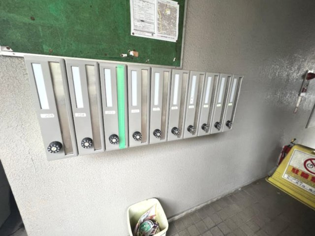 クレイドル新和のエントランス|毎日通るエントランスはこのようになっています