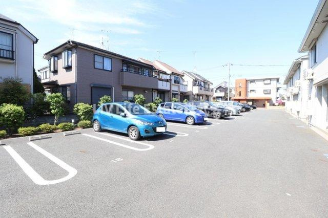 ソレアード　A棟の駐車場