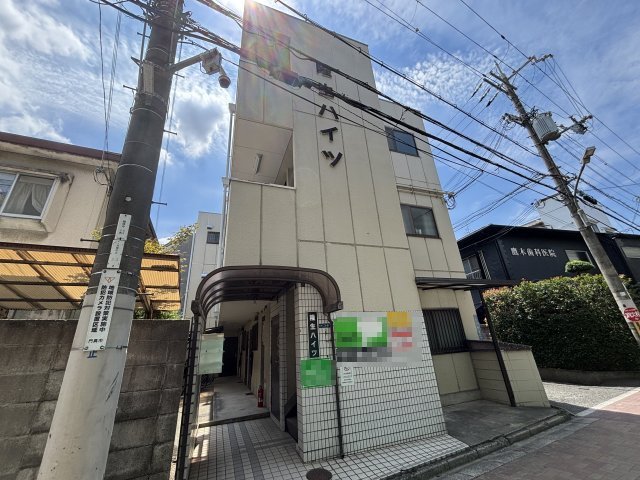 隆生ハイツの外観