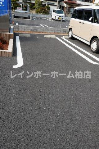 【仲介手数料：50％OFF】対象物件！の駐車場