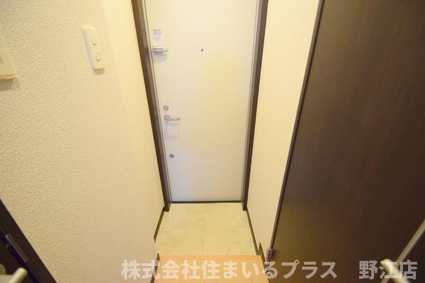 フジパレス城東諏訪Ⅴ番館の玄関