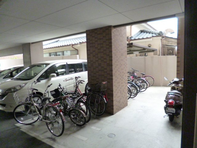 フェスティオ六ツ門ファサードのその他共用部分|駐輪場に自転車も停められます♪