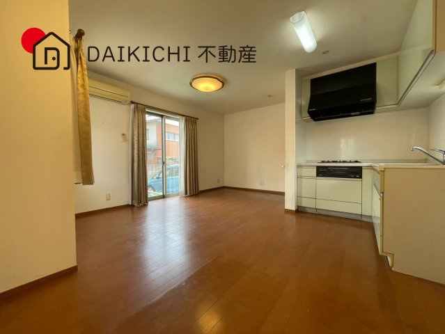 【居間・リビング】 | 加須市久下5丁目　中古戸建