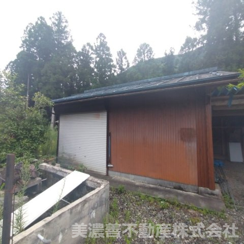 ６７１５６　本巣市根尾神所中古戸建（平屋）の収納