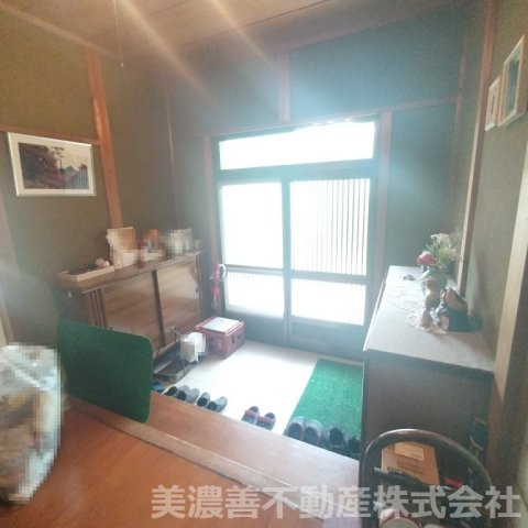 ６７１５６　本巣市根尾神所中古戸建（平屋）の玄関