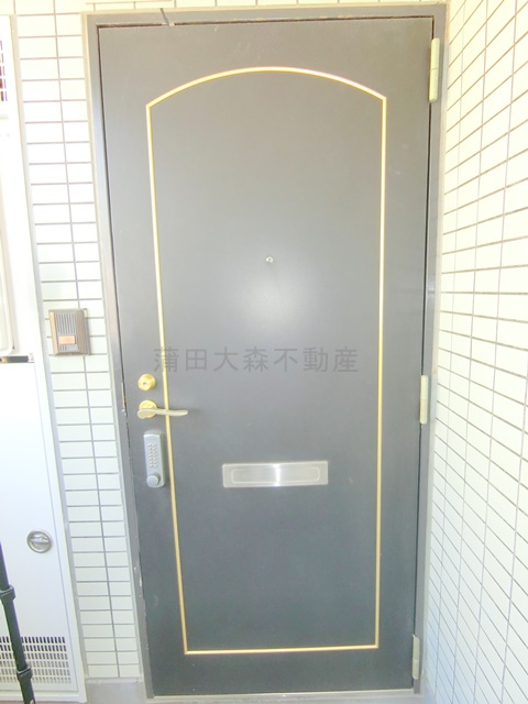 ルミークアン蒲田の玄関