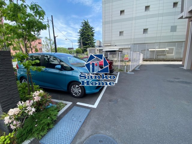 BLESS蔵前の駐車場