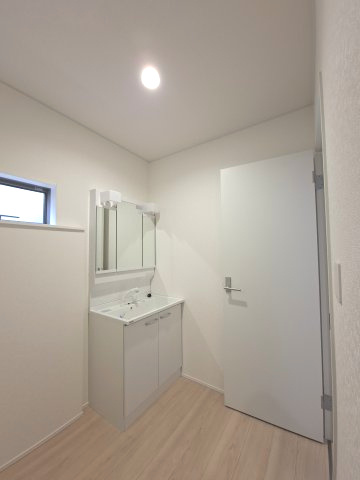 福岡市西区横浜１丁目の新築一戸建の独立洗面台