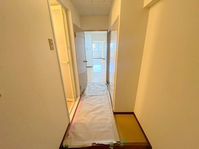島ビルの内装