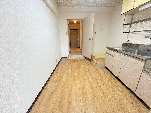 島ビルの居間・リビング