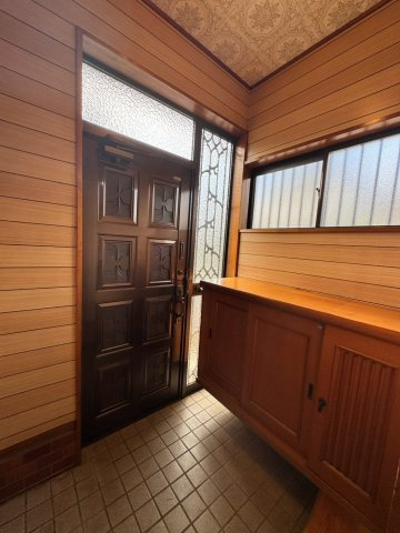 入間市小谷田中古戸建の玄関