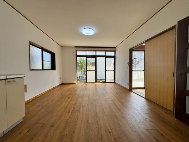 入間市小谷田中古戸建の居間・リビング
