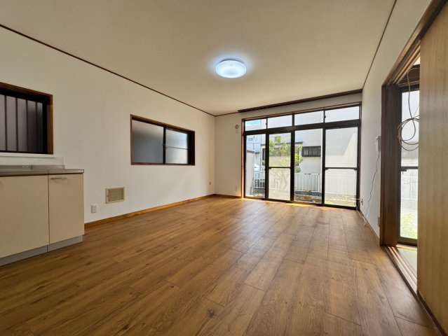 入間市小谷田中古戸建の居間・リビング