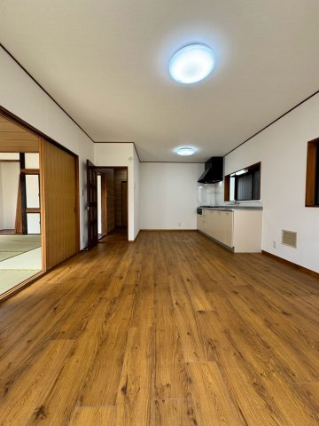 入間市小谷田中古戸建の居間・リビング