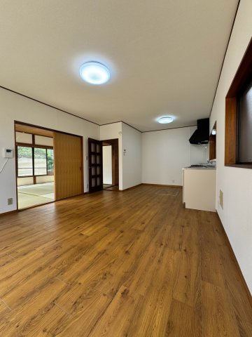 入間市小谷田中古戸建の居間・リビング