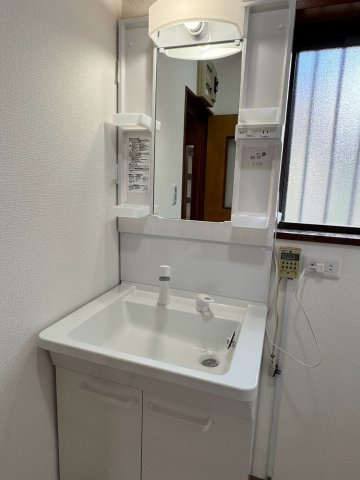 入間市小谷田中古戸建の独立洗面台