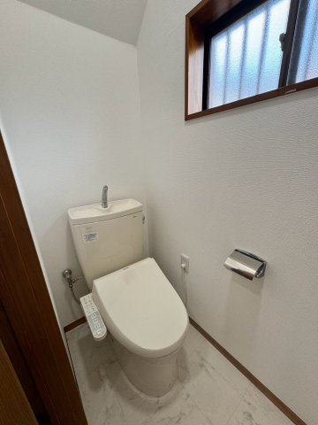 入間市小谷田中古戸建のトイレ