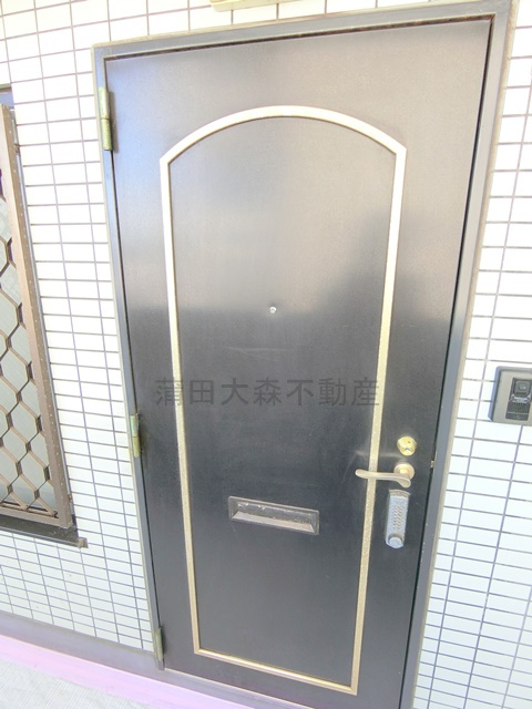 ルミークアン蒲田の玄関