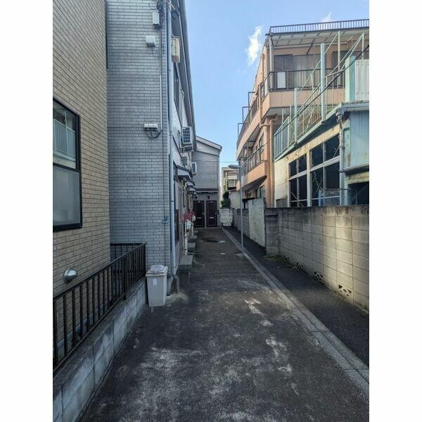 墨田区東向島４丁目のアパートのエントランス