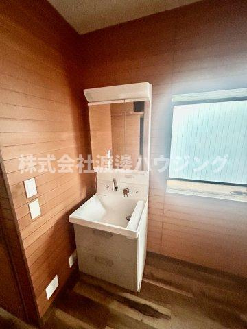 ロッヂm豊秀町2丁目テラスハウスの洗面所
