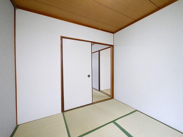 グリーンハイツ富雄の和室