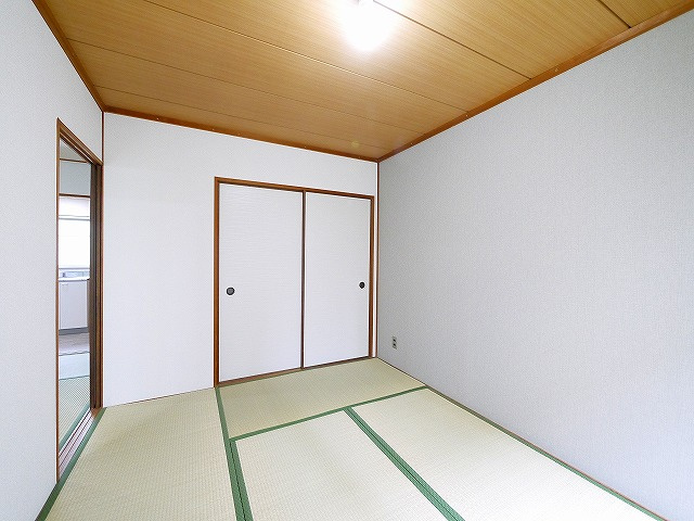 グリーンハイツ富雄の寝室